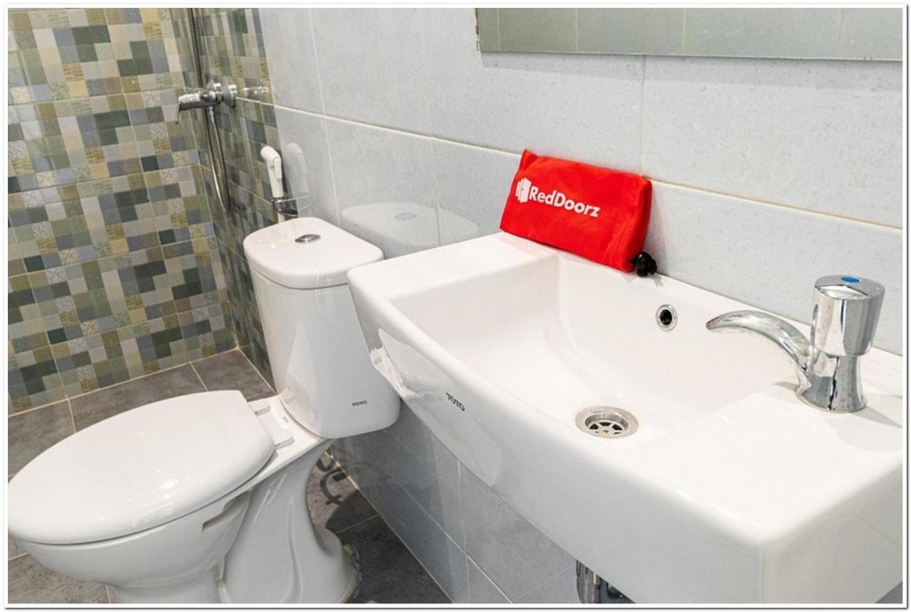 Reddoorz Plus @ Centrium Katamso Medan Buitenkant foto